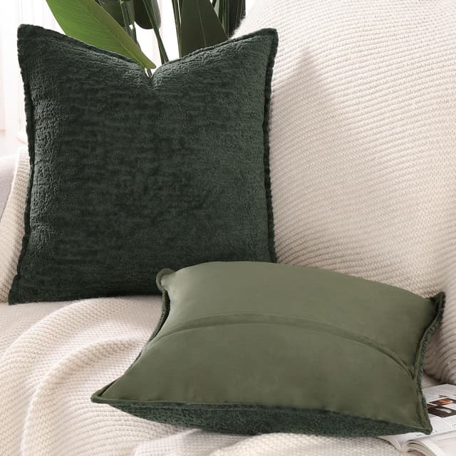 Detalle 2 de Madizz 2er Set Chenille-Samt Kissenbezüge mit Rand-Dekor (dunkelgrün, 50x50 cm)