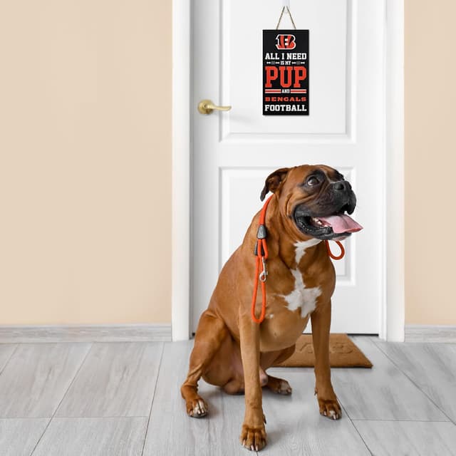 Detalle de NFL Cincinnati Bengals “All I Need Is My Pup and Football” Yard Sign by Pets First