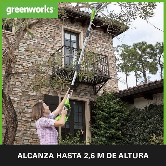 Detalle 2 de Greenworks G24PS20 Sierra Telescópica de 8" para Exterior 🌲
