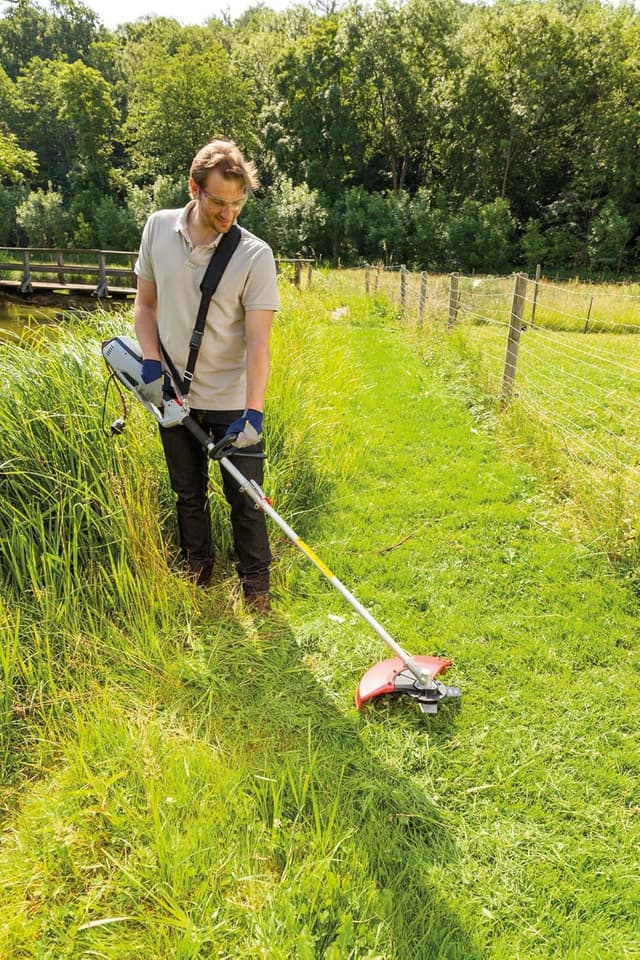 Detalle de Decespugliatore elettrico AL-KO BC 1200 E da 1200 W con asta smontabile e testina “Batti e Vai”