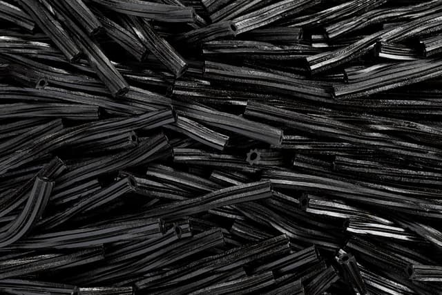 Thumbnail 5 de Haribo Mega Torcidas Regaliz 🍬 Tarro 200 unidades