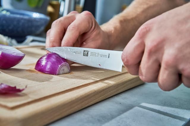 Detalle 1 de ZWILLING Couteau de Chef Compact Twin Pollux – lame 13 cm