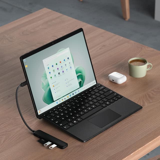 Thumbnail 6 de SATECHI Hub USB-C 6 in 1 Slim Plus con ricarica PD fino a 100W, HDMI 4K@60Hz e lettori SD/microSD