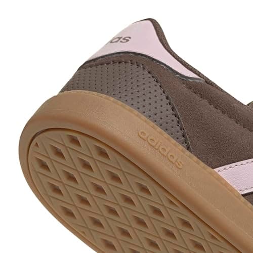 Detalle de adidas Breaknet Sleek para mujer: zapatillas con cordones en piel y material sintético