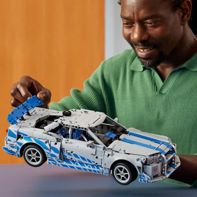 Thumbnail 4 de LEGO Technic 2 Fast 2 Furious Nissan Skyline GT-R (R34) Flitzer 42210