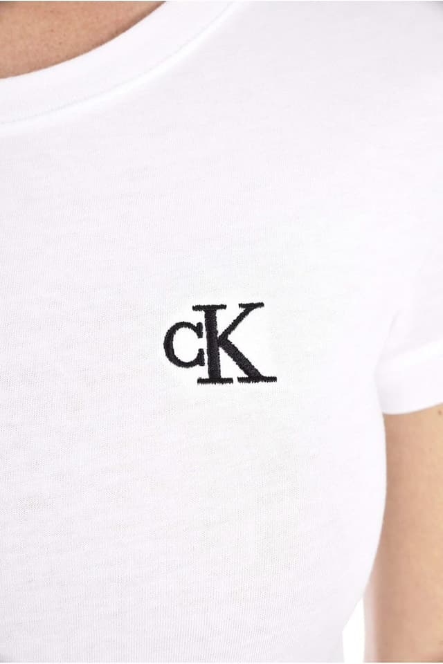 Detalle 2 de Calvin Klein Jeans Femme CK Embroidery Slim Tee J20J212883 (manches courtes) en tricot blanc Bright White