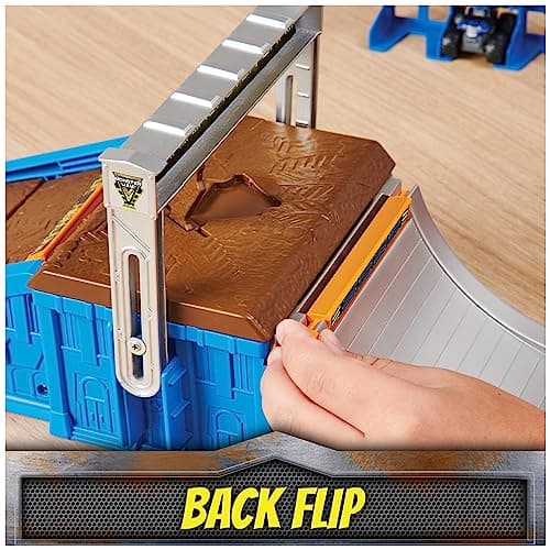 Detalle 2 de MONSTER JAM Mini Freestyle Flip Arena 🚗 - Diversión para Niños