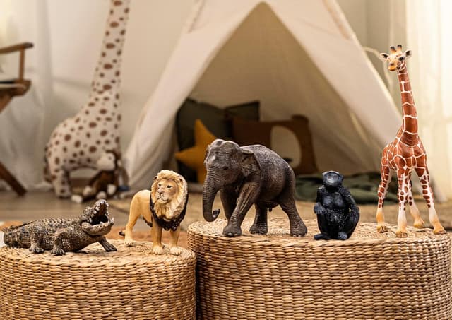 Detalle 2 de Schleich Wild Life Coffret Animaux Sauvages 72286 avec lion, girafe, crocodile, singe et éléphant