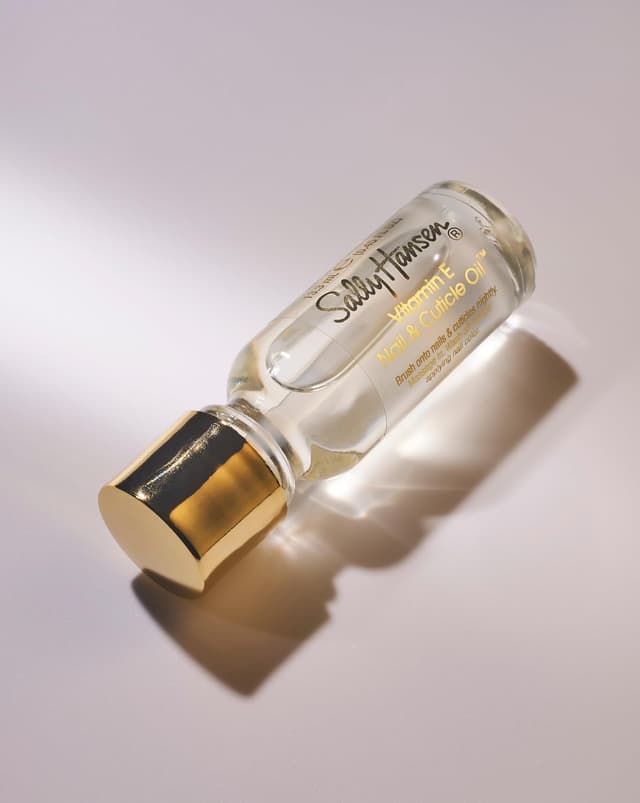 Detalle 2 de Sally Hansen Vitamin E Nail & Cuticle Oil for Dry Nails and Cuticles