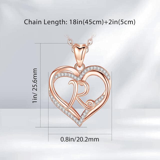 Detalle 2 de Collana INFUSEU con ciondolo cuore e lettera A-Z in alfabeto capitale