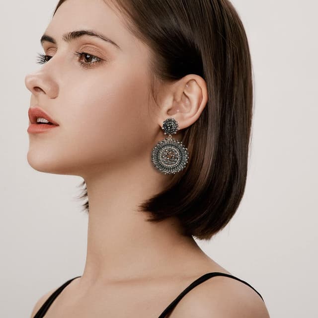 Detalle 2 de Damen-Perlenohrringe mit Rocailles und Anhänger