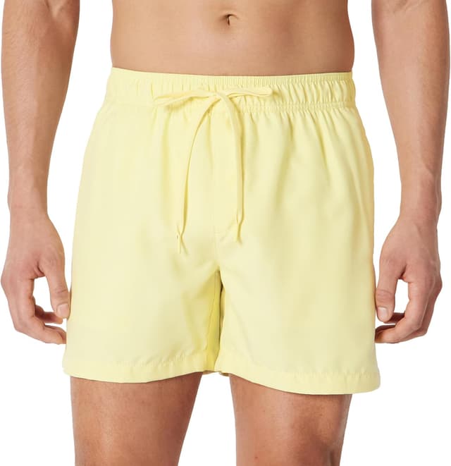 Detalle de Amazon Essentials men’s swimming trunks with mesh lining, pockets and drawstring closure