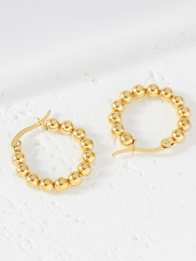 Detalle 2 de PiercingJak Gold Creolen 15 mm Huggie