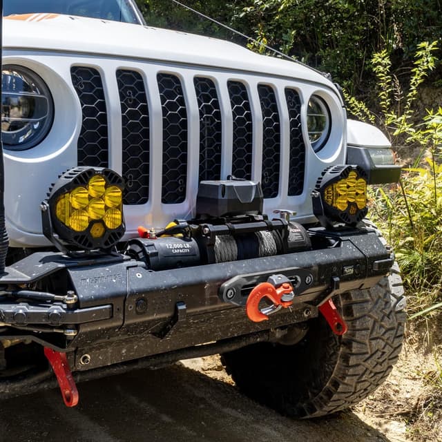 Detalle 2 de RUGCEL WINCH 12000lb 12V Waterproof Electric Winch for Trucks, Jeeps, ATVs & Trailers