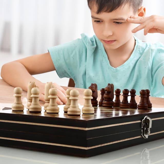 Thumbnail 6 de Scacchiera magnetica pieghevole in legno 3 in 1 (29x29 cm) per scacchi, dama e backgammon