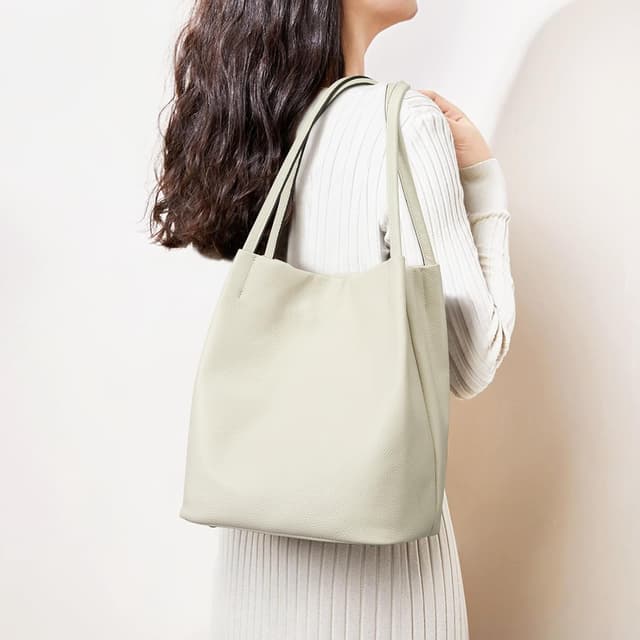 Detalle 2 de Kattee Genuine Leather Shoulder Tote Bag with Magnetic Closure (fits 9.7-inch tablet)