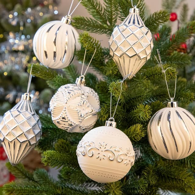 Detalle 2 de 12er-Set dekorative Weihnachtskugeln im rustikalen Vintage-Stil (weiß) für den Weihnachtsbaum