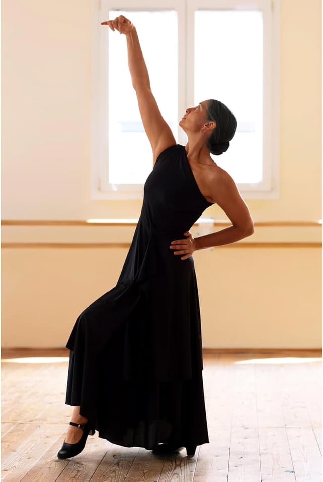 Detalle de STELLE Women’s Character Dance Shoes with 2" Ankle Strap Heels (Ballroom, Latin, Salsa & More)