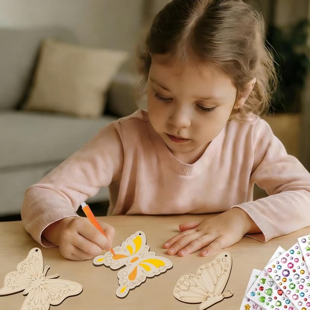 Detalle 2 de ARTREE Kinder Bastelset Ostern Schmetterlinge zum Bemalen – 24 Holz-Anhänger DIY-Set