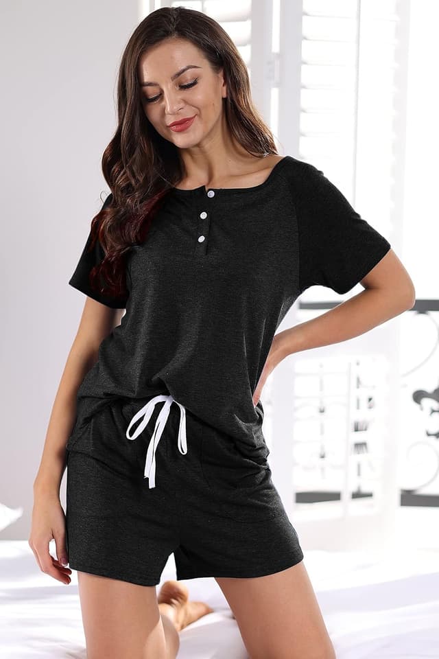 Detalle 2 de WIHOLL Two-Piece Lounge Set for Women: Button-Down Top and Drawstring Shorts with Pockets