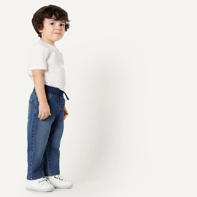 Detalle 2 de Amazon Essentials Jeans morbidi senza cerniera elasticizzati unisex per bambini e ragazzi