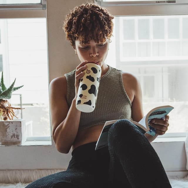 Detalle 2 de BOTTLE BOTTLE Trinkflasche 500 ml mit Strohhalm