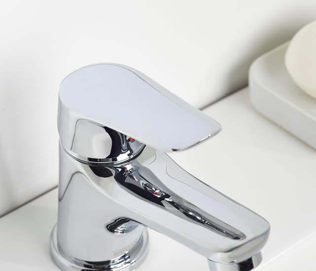 Detalle de Bristan Essentials Aster Bathroom Taps Basin Mixer