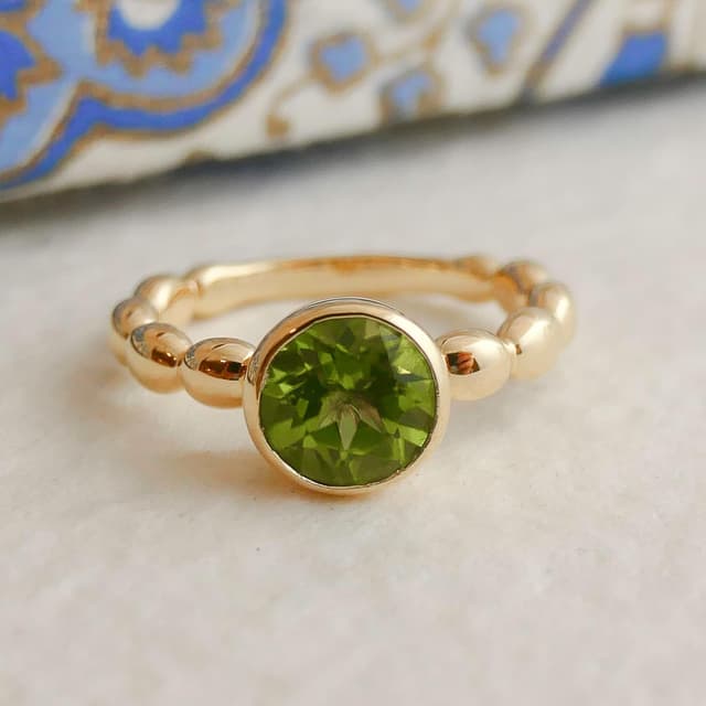Detalle 2 de Peridot 7-mm Edelstein Bubble Ring aus vergoldetem Sterling Silber (US Size 9, Durchmesser 19)