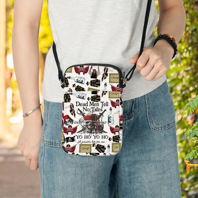 Detalle de LEVLO Jack Sparrow crossbody bag (Angelica & Jack fans gift) – canvas pirate shoulder bag