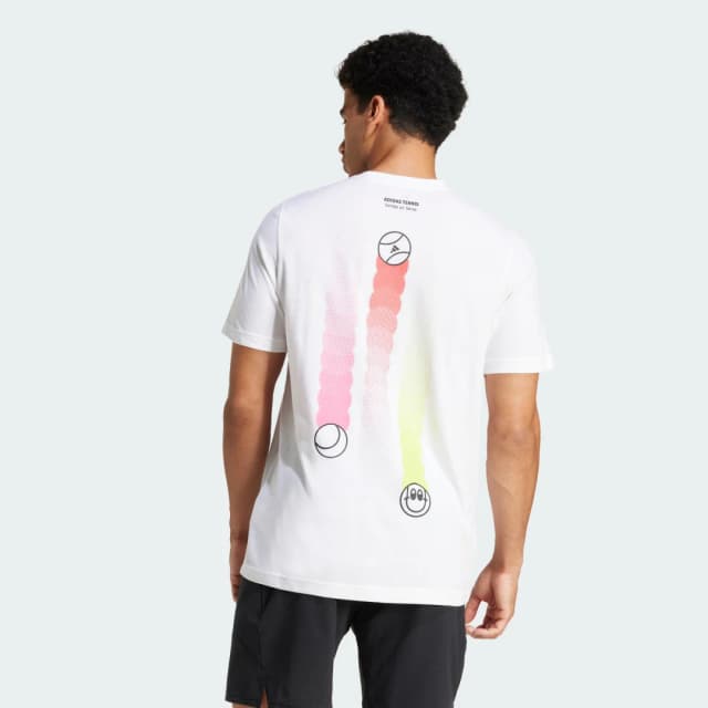 Detalle 2 de Camiseta Adidas Tennis Happy 3 Balls Graphic en blanco