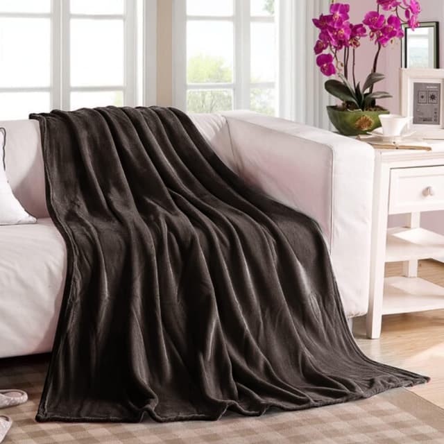 Detalle 2 de Mercury Textil manta 130x160 marrón