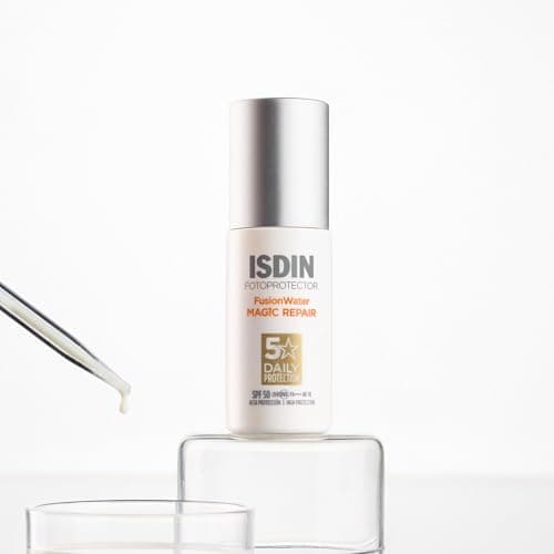 Thumbnail 1 de ISDIN Foto Protector Magic Repair Fusion Water SPF 50, 50 ml