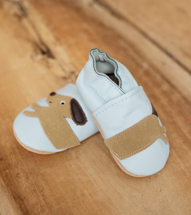 Detalle 2 de ENGEL + PIRATEN Krabbelschuhe aus 100 % echtem Rindnappaleder – Lauflern- und Babyhausschuhe