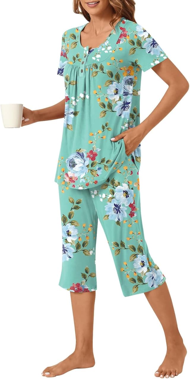 Detalle de COFNEW Women’s Summer Pajama Sets (2-Piece) Short Sleeve Top & Capri Pants with Pockets (Plus Sizes)