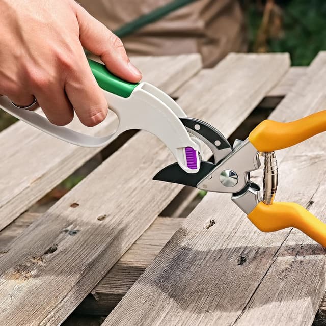 Detalle 2 de GRÜNTEK Affilatore Affilacoltelli con 7 cartucce