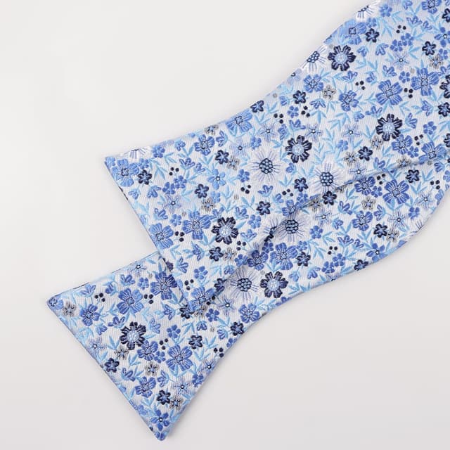 Detalle 1 de Mens floral bow tie set with 24 cm pocket square