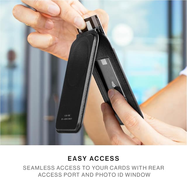 Detalle 2 de Native Union Active Wallet Stand MagSafe card holder with 4-card storage and fold-out stand (Sandstone)