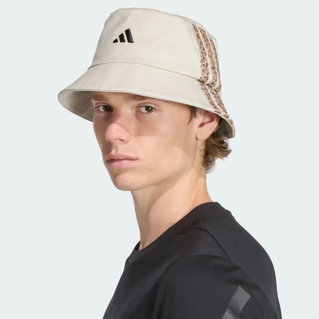 Imagen de Adidas Gorro pesquero estampado leopardo Beige 🧢 en OfertitasTOP