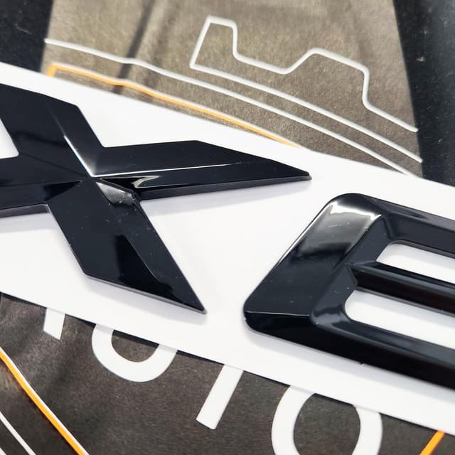 Detalle de Black Glossy X6 rear boot logo badge emblem for E71, F16 & G06 replacement