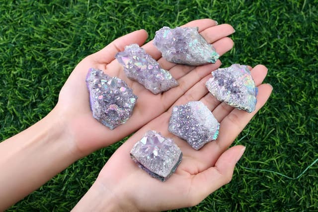 Thumbnail 2 de Sahoottie Titan Amethyst Druse Geode