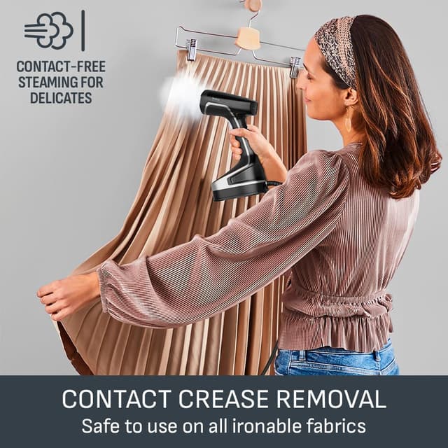 Detalle 2 de Tefal DT8250 Handheld Clothes Steamer (Access Steam Force) – ready in 25 seconds, 90g/min boost, black and silver