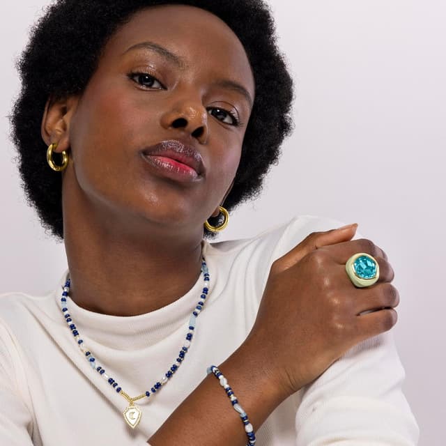 Detalle 2 de LUXENTER Mantis Anillo grande con cristal verde