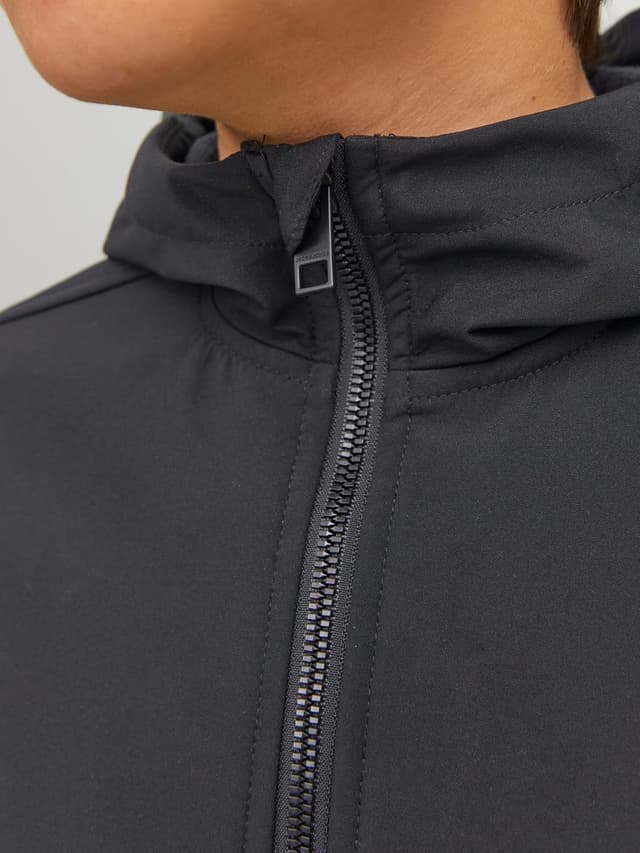 Detalle de JACK & JONES Boy Softshell Jacke (Junior) – Regular Fit aus Polyester