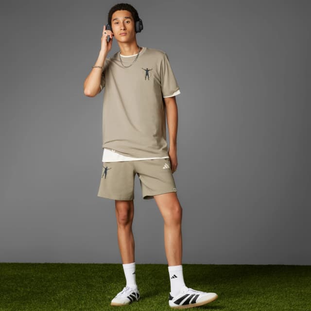 Detalle 2 de Pantalón corto Jude Bellingham Culturewear adidas en color marrón