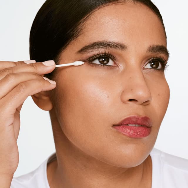 Detalle de Clinique Rinse-Off Eye Makeup Solvent: sanfter Augen-Make-up-Entferner für wasserfestes Augen-Make-up (125 ml)