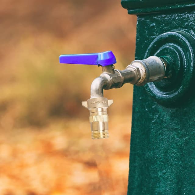 Detalle 2 de Hourleey Brass RV Water Pressure Regulator (40–50 PSI) with Filter Screen