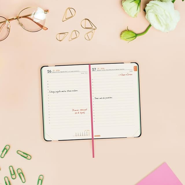 Detalle de Finocam Agenda 2026 1 día/página — Catalán 📒