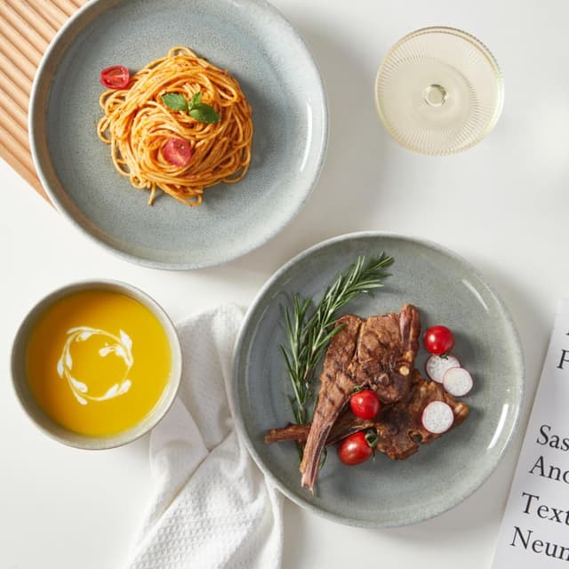 Detalle 2 de Pokini Gradient Green Reactive Glaze Stoneware Dinnerware Set (12-Piece)