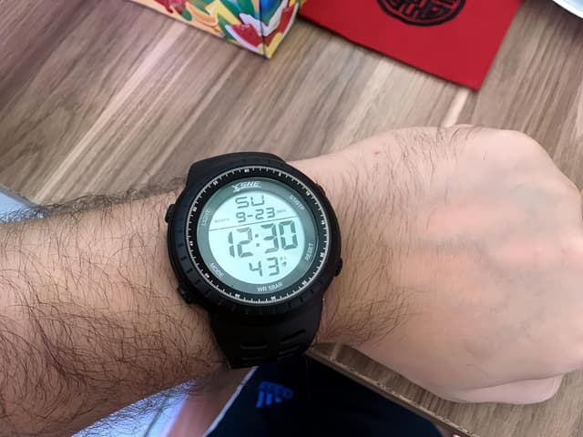 Detalle de SNE Men’s Digital Big Face Waterproof Electronic LED Sport Wrist Watch (Black) SK1167