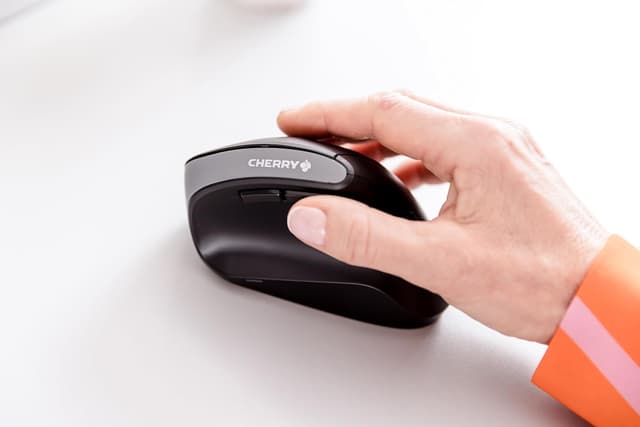 Detalle 2 de CHERRY MW 4500 mouse ergonomico verticale wireless